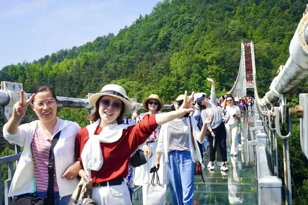 石燕湖玻璃桥