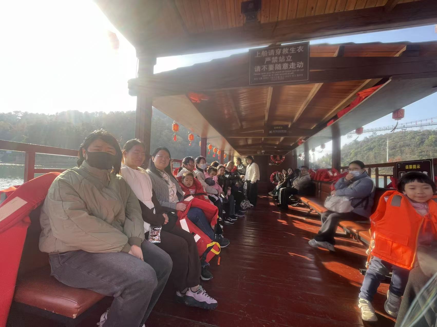 石燕湖大型游船